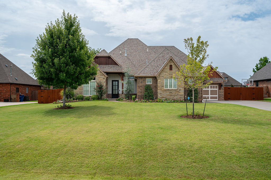Exterior painting — Victoria Terrace, OKC